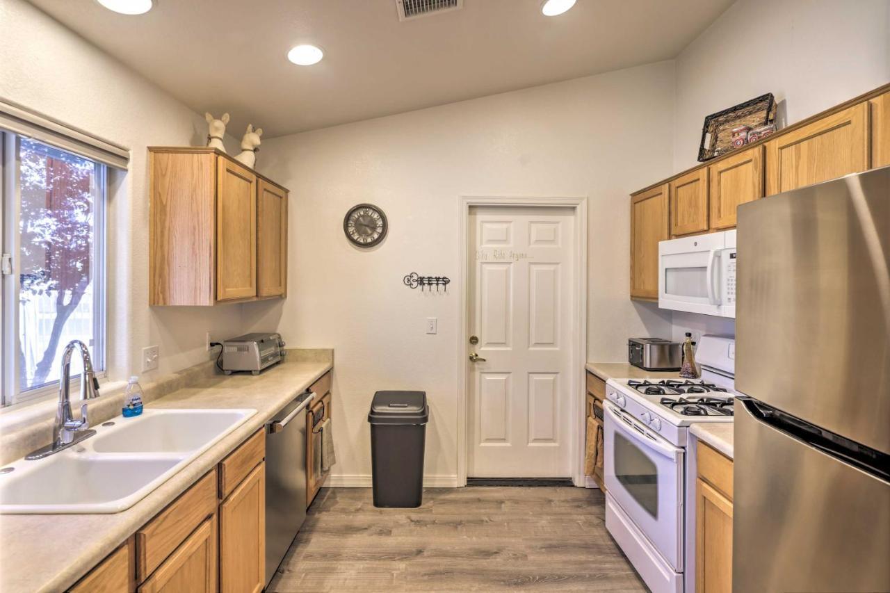 Kid-Friendly Kingman Home Near Parks And Dining Exteriér fotografie